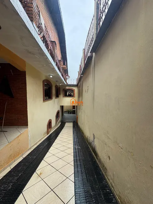Casa com 3 quartos à venda, 344m2 em Jardim Mauá, Maua - SP - imagem 5 Foto 5 de Casa com 3 quartos à venda, 344m2 em Jardim Mauá, Maua - SP