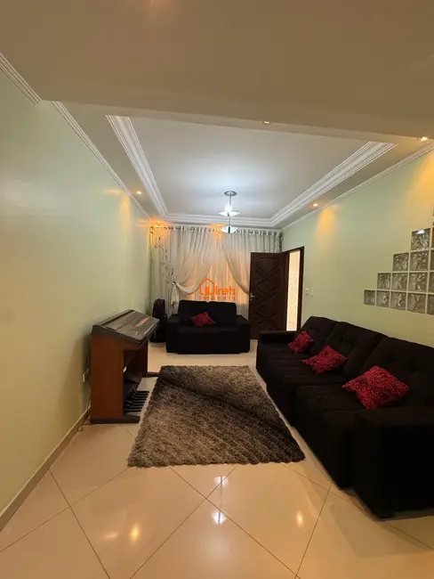 Sobrado com 4 quartos à venda, 302m2 em Parque São Vicente, Maua - SP - imagem 8 Foto 8 de Sobrado com 4 quartos à venda, 302m2 em Parque São Vicente, Maua - SP