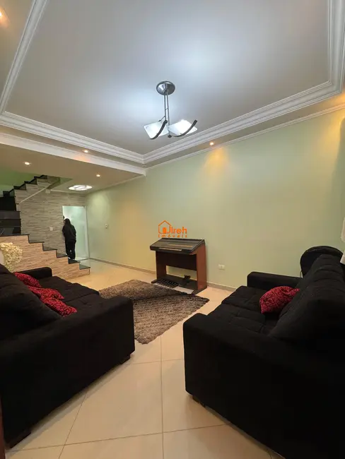 Sobrado com 4 quartos à venda, 302m2 em Parque São Vicente, Maua - SP - imagem 4 Foto 4 de Sobrado com 4 quartos à venda, 302m2 em Parque São Vicente, Maua - SP