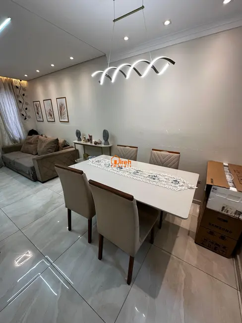 Foto 2 de Sobrado com 2 quartos à venda, 130m2 em Jardim Haydee, Maua - SP