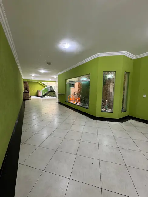 Sobrado com 4 quartos à venda, 273m2 em Parque São Vicente, Maua - SP - imagem 8 Foto 8 de Sobrado com 4 quartos à venda, 273m2 em Parque São Vicente, Maua - SP