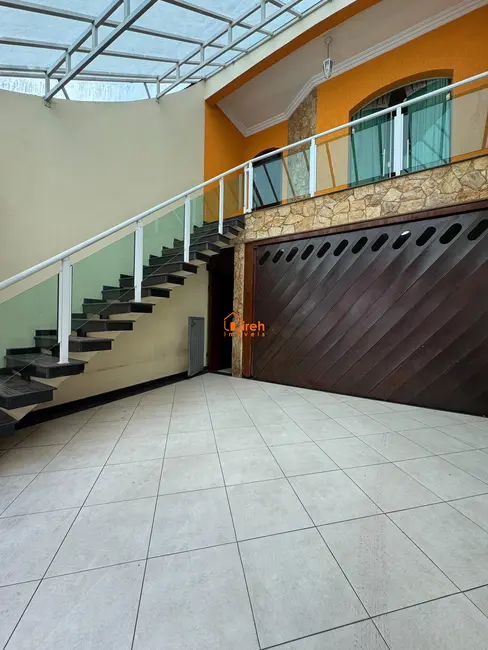 Foto 1 de Sobrado com 4 quartos à venda, 273m2 em Parque São Vicente, Maua - SP