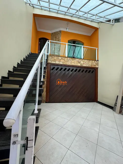 Sobrado com 4 quartos à venda, 273m2 em Parque São Vicente, Maua - SP - imagem 3 Foto 3 de Sobrado com 4 quartos à venda, 273m2 em Parque São Vicente, Maua - SP