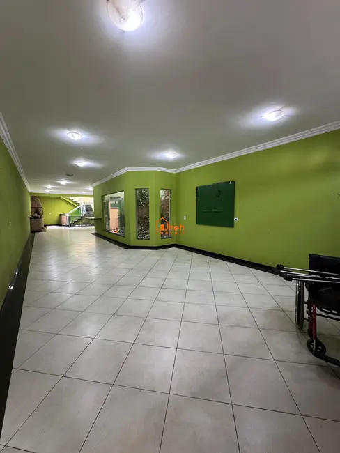 Sobrado com 4 quartos à venda, 273m2 em Parque São Vicente, Maua - SP - imagem 6 Foto 6 de Sobrado com 4 quartos à venda, 273m2 em Parque São Vicente, Maua - SP