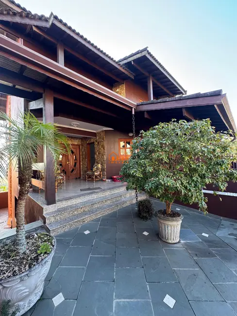 Sobrado com 3 quartos à venda, 370m2 em Bocaina, Ribeirao Pires - SP - imagem 4 Foto 4 de Sobrado com 3 quartos à venda, 370m2 em Bocaina, Ribeirao Pires - SP