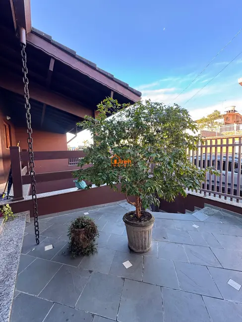 Sobrado com 3 quartos à venda, 370m2 em Bocaina, Ribeirao Pires - SP - imagem 9 Foto 9 de Sobrado com 3 quartos à venda, 370m2 em Bocaina, Ribeirao Pires - SP