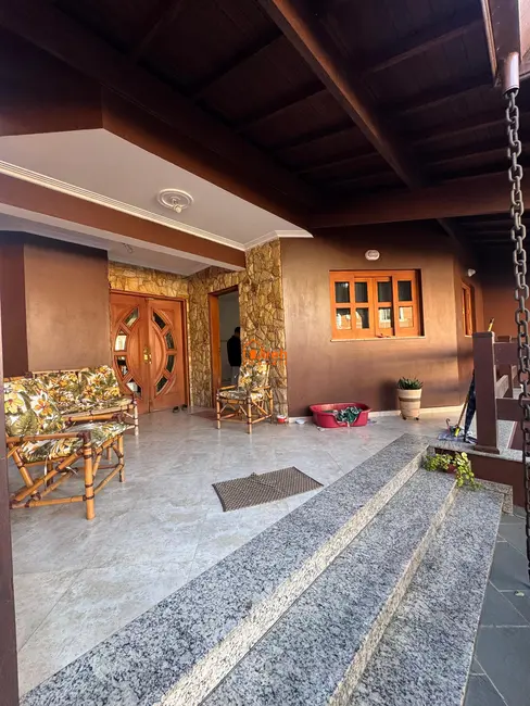 Sobrado com 3 quartos à venda, 370m2 em Bocaina, Ribeirao Pires - SP - imagem 7 Foto 7 de Sobrado com 3 quartos à venda, 370m2 em Bocaina, Ribeirao Pires - SP