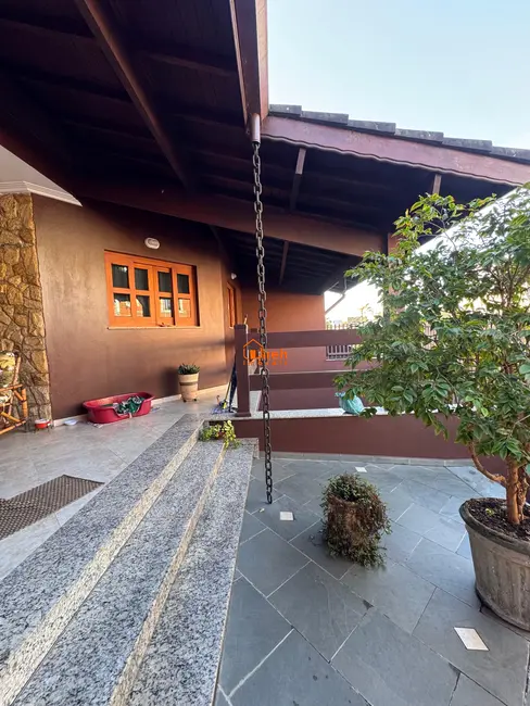 Sobrado com 3 quartos à venda, 370m2 em Bocaina, Ribeirao Pires - SP - imagem 8 Foto 8 de Sobrado com 3 quartos à venda, 370m2 em Bocaina, Ribeirao Pires - SP