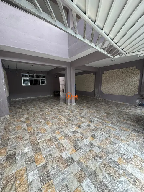 Foto 2 de Sobrado com 4 quartos à venda, 200m2 em Jardim São Jorge do Guapituba, Maua - SP