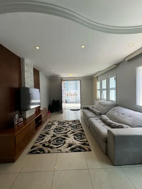 Casa com 3 quartos à venda, 214m2 em Aliança, Ribeirao Pires - SP - imagem 7 Foto 7 de Casa com 3 quartos à venda, 214m2 em Aliança, Ribeirao Pires - SP