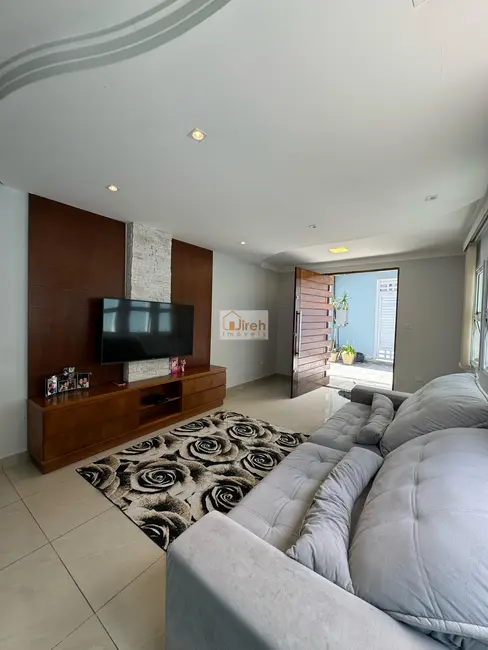 Casa com 3 quartos à venda, 214m2 em Aliança, Ribeirao Pires - SP - imagem 6 Foto 6 de Casa com 3 quartos à venda, 214m2 em Aliança, Ribeirao Pires - SP