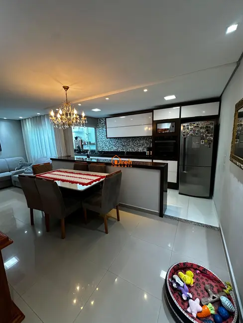 Foto 1 de Apartamento com 2 quartos à venda, 70m2 em Parque São Vicente, Maua - SP