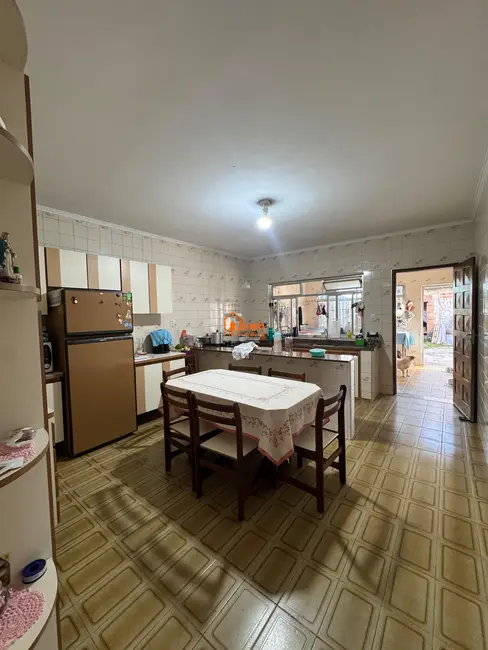 Foto 9 de Sobrado com 3 quartos à venda, 260m2 em Vila Assis Brasil, Maua - SP