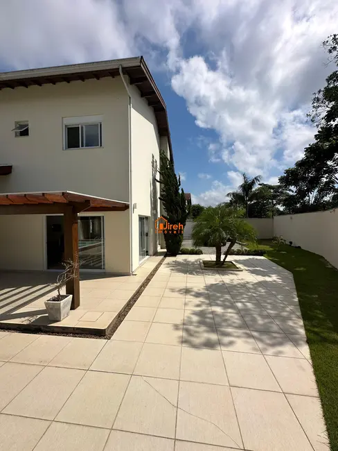 Sobrado com 4 quartos à venda, 300m2 em Sao Jose Do Rio Preto - SP - imagem 2 Foto 2 de Sobrado com 4 quartos à venda, 300m2 em Sao Jose Do Rio Preto - SP