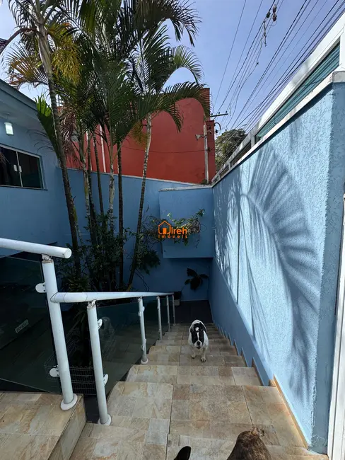 Foto 2 de Casa com 3 quartos à venda, 225m2 em Vila Magini, Maua - SP