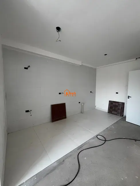 Apartamento com 1 quarto à venda, 35m2 em Parque São Vicente, Maua - SP - imagem 1 Foto 1 de Apartamento com 1 quarto à venda, 35m2 em Parque São Vicente, Maua - SP