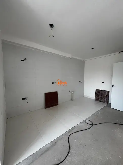 Apartamento com 1 quarto à venda, 50m2 em Parque São Vicente, Maua - SP - imagem 1 Foto 1 de Apartamento com 1 quarto à venda, 50m2 em Parque São Vicente, Maua - SP