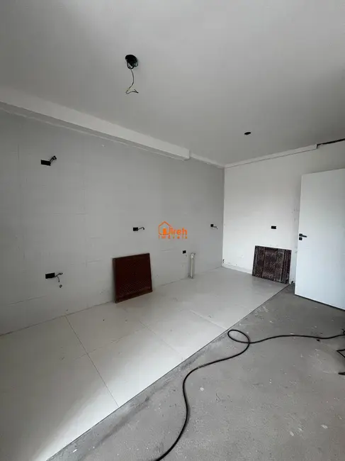 Apartamento com 1 quarto à venda, 50m2 em Parque São Vicente, Maua - SP - imagem 8 Foto 8 de Apartamento com 1 quarto à venda, 50m2 em Parque São Vicente, Maua - SP