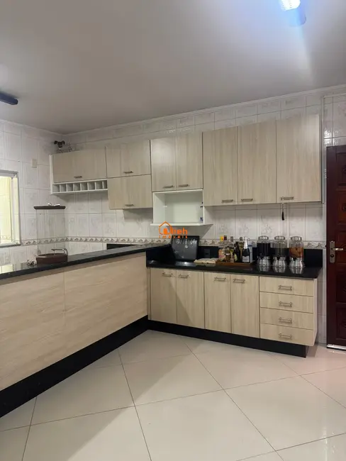 Foto 8 de Sobrado com 3 quartos à venda, 203m2 em Parque São Vicente, Maua - SP