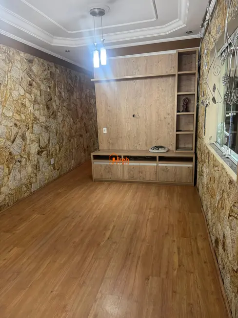 Foto 2 de Sobrado com 3 quartos à venda, 203m2 em Parque São Vicente, Maua - SP