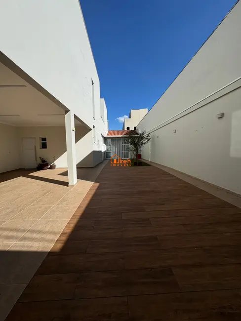 Foto 2 de Sobrado com 3 quartos à venda, 252m2 em Parque São Vicente, Maua - SP