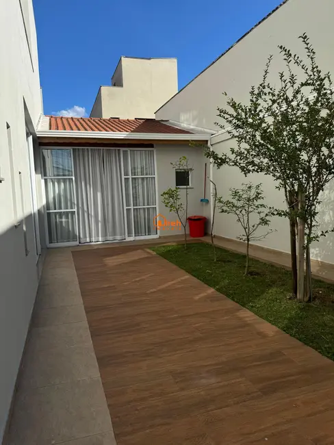 Sobrado com 3 quartos à venda, 252m2 em Parque São Vicente, Maua - SP - imagem 8 Foto 8 de Sobrado com 3 quartos à venda, 252m2 em Parque São Vicente, Maua - SP