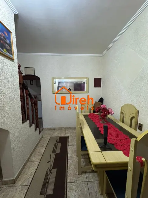 Foto 6 de Sobrado com 4 quartos à venda, 244m2 em Jardim Aracy, Maua - SP