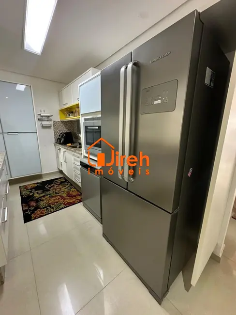 Sobrado com 3 quartos à venda, 260m2 em Vila Nossa Senhora das Vitórias, Maua - SP - imagem 7 Foto 7 de Sobrado com 3 quartos à venda, 260m2 em Vila Nossa Senhora das Vitórias, Maua - SP