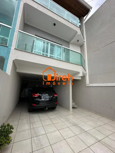 Sobrado com 3 quartos à venda, 260m2 em Vila Nossa Senhora das Vitórias, Maua - SP - imagem 2 Foto 2 de Sobrado com 3 quartos à venda, 260m2 em Vila Nossa Senhora das Vitórias, Maua - SP