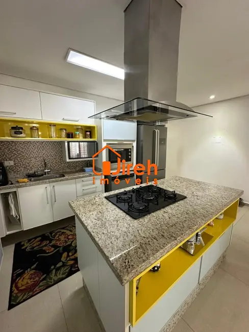 Sobrado com 3 quartos à venda, 260m2 em Vila Nossa Senhora das Vitórias, Maua - SP - imagem 9 Foto 9 de Sobrado com 3 quartos à venda, 260m2 em Vila Nossa Senhora das Vitórias, Maua - SP