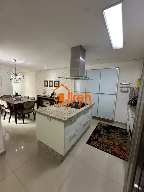 Sobrado com 3 quartos à venda, 260m2 em Vila Nossa Senhora das Vitórias, Maua - SP - imagem 5 Foto 5 de Sobrado com 3 quartos à venda, 260m2 em Vila Nossa Senhora das Vitórias, Maua - SP