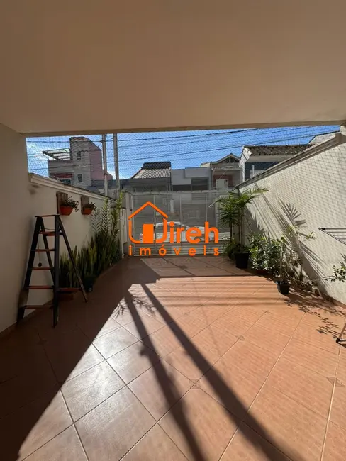 Foto 4 de Sobrado com 3 quartos à venda, 180m2 em Parque São Vicente, Maua - SP