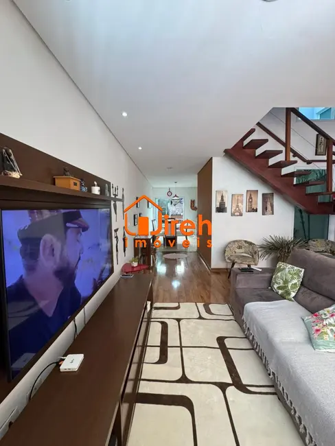 Foto 6 de Sobrado com 3 quartos à venda, 180m2 em Parque São Vicente, Maua - SP