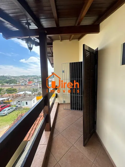 Foto 2 de Sobrado com 3 quartos à venda, 214m2 em Centro Alto, Ribeirao Pires - SP