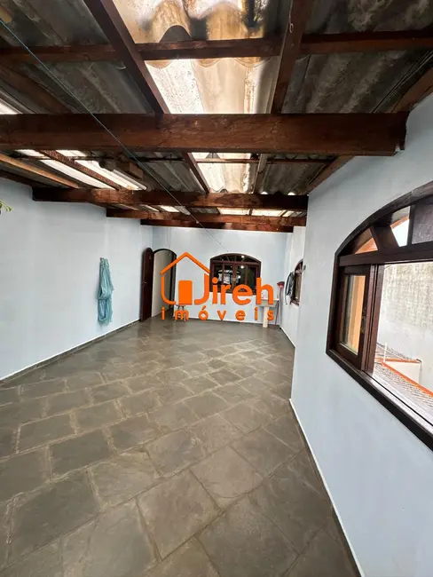 Sobrado com 4 quartos à venda, 300m2 em Vila Nossa Senhora das Vitórias, Maua - SP - imagem 4 Foto 4 de Sobrado com 4 quartos à venda, 300m2 em Vila Nossa Senhora das Vitórias, Maua - SP