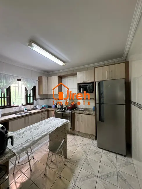 Sobrado com 2 quartos à venda, 175m2 em Jardim Primavera, Maua - SP - imagem 4 Foto 4 de Sobrado com 2 quartos à venda, 175m2 em Jardim Primavera, Maua - SP