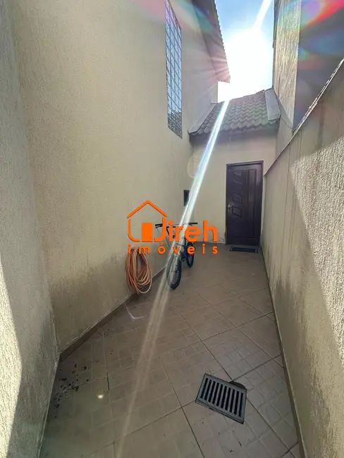 Sobrado com 3 quartos à venda, 220m2 em Jardim Haydee, Maua - SP - imagem 4 Foto 4 de Sobrado com 3 quartos à venda, 220m2 em Jardim Haydee, Maua - SP