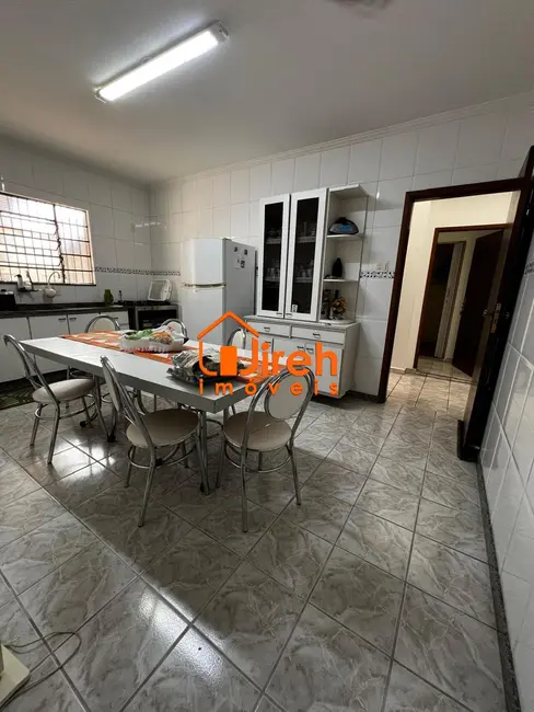 Foto 1 de Casa com 3 quartos à venda, 175m2 em Vila Bocaina, Maua - SP