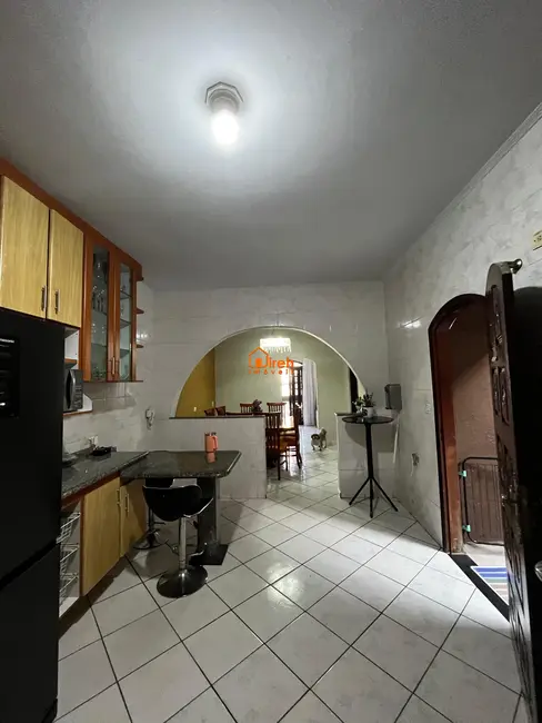 Sobrado com 3 quartos à venda, 298m2 em Vila Independência, Maua - SP - imagem 9 Foto 9 de Sobrado com 3 quartos à venda, 298m2 em Vila Independência, Maua - SP