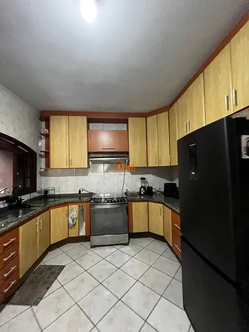 Sobrado com 3 quartos à venda, 298m2 em Vila Independência, Maua - SP - imagem 7 Foto 7 de Sobrado com 3 quartos à venda, 298m2 em Vila Independência, Maua - SP
