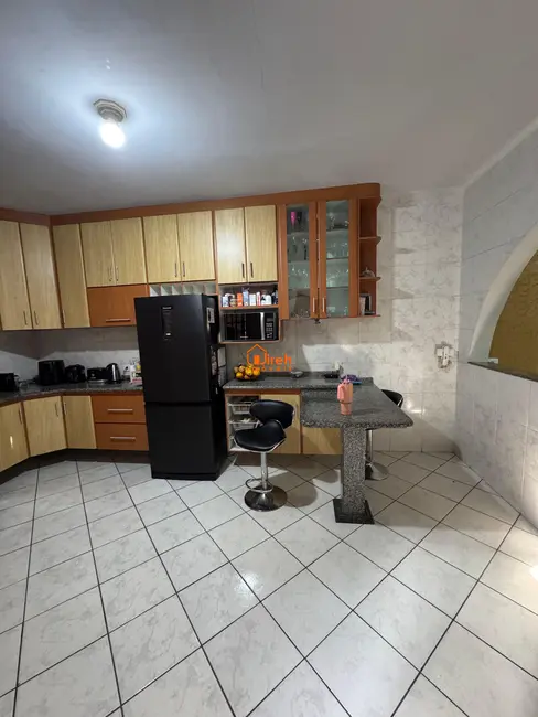 Sobrado com 3 quartos à venda, 298m2 em Vila Independência, Maua - SP - imagem 5 Foto 5 de Sobrado com 3 quartos à venda, 298m2 em Vila Independência, Maua - SP