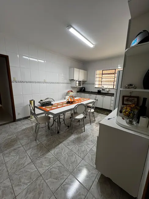Foto 6 de Casa com 3 quartos à venda, 175m2 em Vila Guarani, Maua - SP
