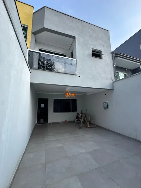 Foto 1 de Sobrado com 3 quartos à venda, 153m2 em Parque São Vicente, Maua - SP