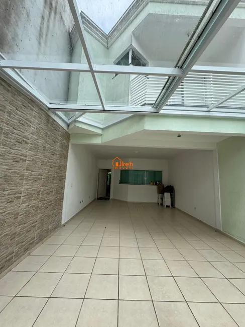 Sobrado com 3 quartos à venda, 164m2 em Jardim Guapituba, Maua - SP - imagem 1 Foto 1 de Sobrado com 3 quartos à venda, 164m2 em Jardim Guapituba, Maua - SP