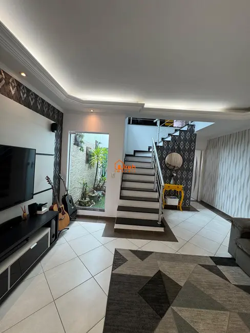 Sobrado com 3 quartos à venda, 164m2 em Jardim Guapituba, Maua - SP - imagem 8 Foto 8 de Sobrado com 3 quartos à venda, 164m2 em Jardim Guapituba, Maua - SP