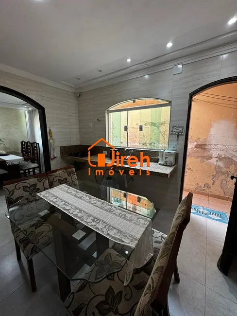 Sobrado com 3 quartos à venda, 191m2 em Jardim São José, Maua - SP - imagem 9 Foto 9 de Sobrado com 3 quartos à venda, 191m2 em Jardim São José, Maua - SP