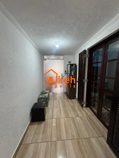 Sobrado com 3 quartos à venda, 121m2 em Jardim São Francisco, Maua - SP - imagem 5 Foto 5 de Sobrado com 3 quartos à venda, 121m2 em Jardim São Francisco, Maua - SP