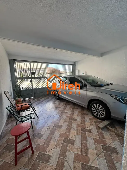 Sobrado com 3 quartos à venda, 121m2 em Jardim São Francisco, Maua - SP - imagem 3 Foto 3 de Sobrado com 3 quartos à venda, 121m2 em Jardim São Francisco, Maua - SP