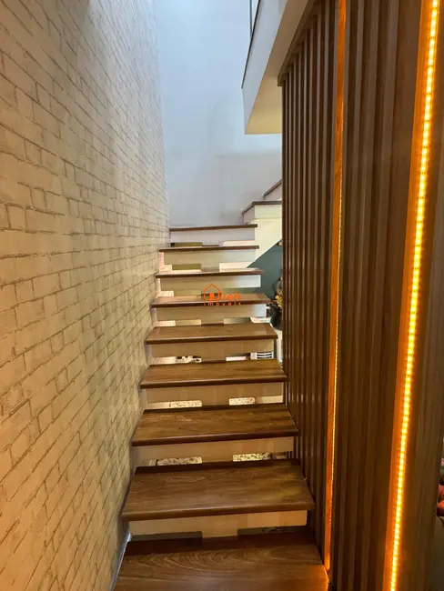 Apartamento com 3 quartos à venda, 118m2 em Parque São Vicente, Maua - SP - imagem 2 Foto 2 de Apartamento com 3 quartos à venda, 118m2 em Parque São Vicente, Maua - SP