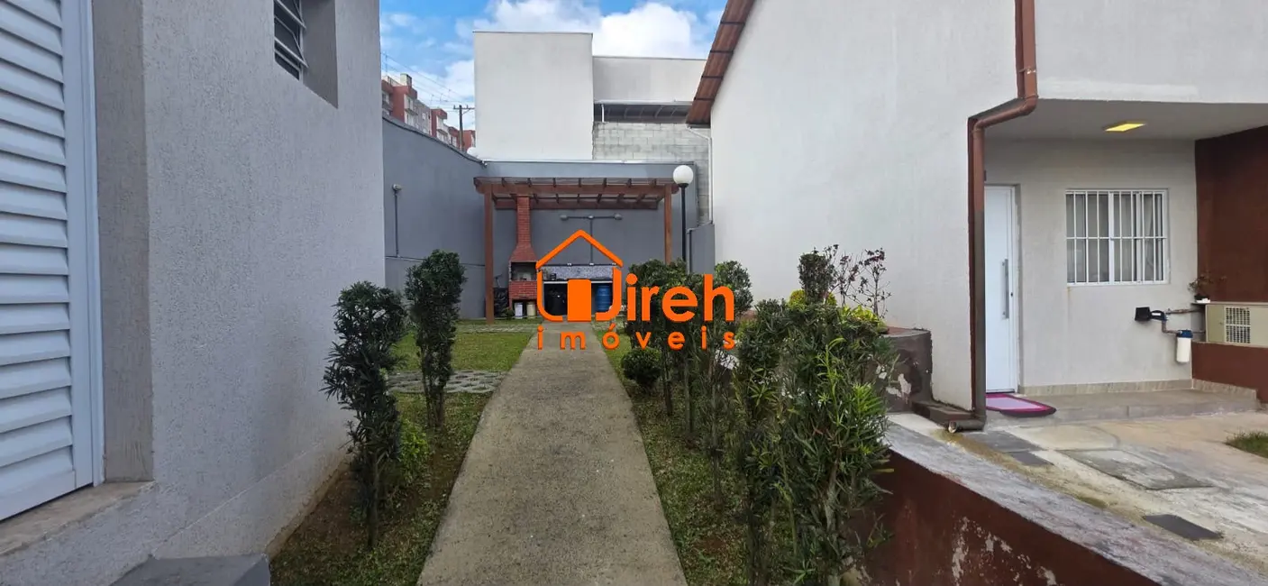 Foto 3 de Sobrado com 2 quartos à venda, 51m2 em Jardim Santista, Maua - SP